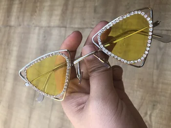Tendința de Metal de Aur pentru Bărbați ochelari de Soare în Formă de Triunghi Diamant Drăguț Ochelari de Soare pentru Femei Ochelari de Roșu, Galben Lentile UV400 Ochelari Gafas